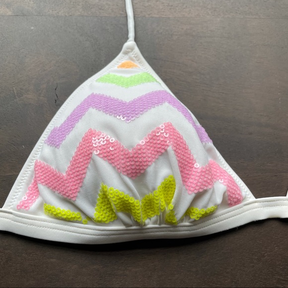 🆕 Colorful Chevron Rainbow Sequins Bikini Top with Removable Pads - Picture 2 of 7